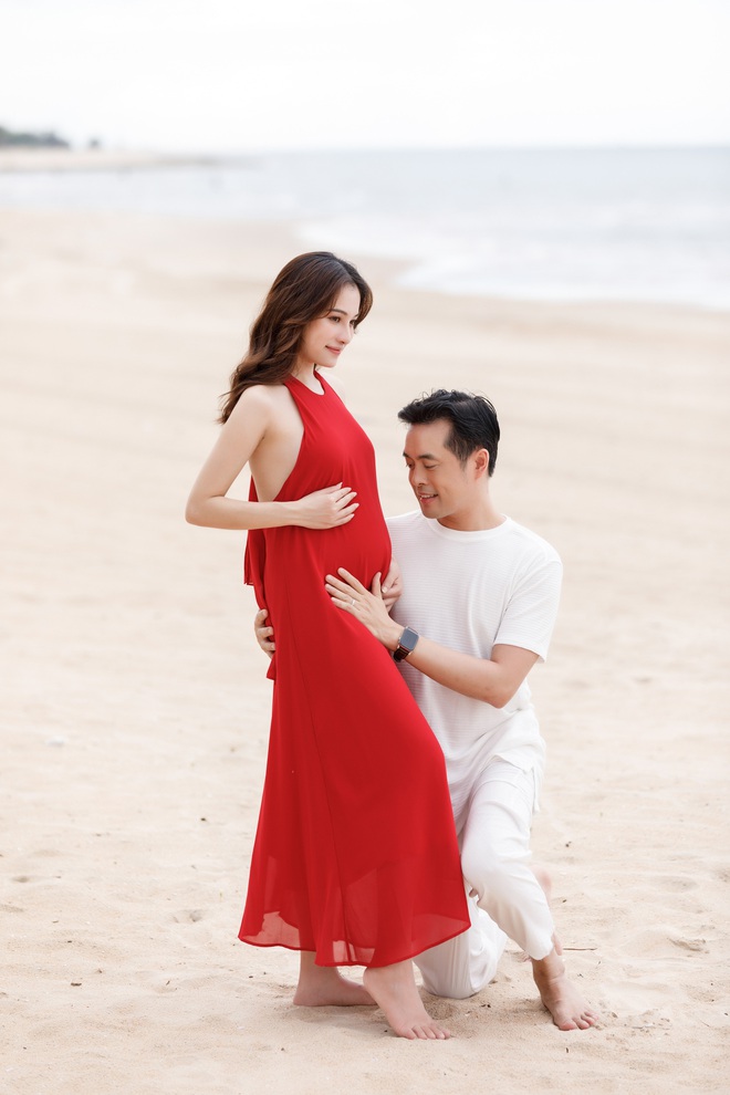 Sara Lưu khoe cận cảnh bụng bầu mang song thai, tiết lộ lý do giữ kín tin vui suốt 4 tháng - Ảnh 7.
