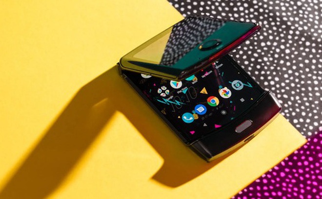 Đánh giá chi tiết Motorola Razr: màn hình gây tiếng ồn khó chịu khi gập, pin