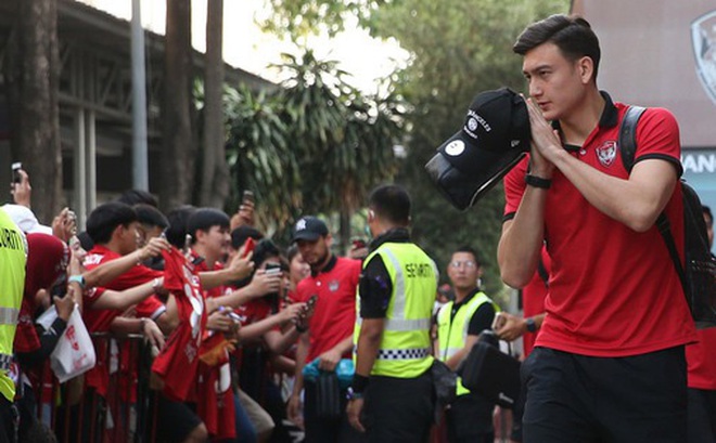 Người hâm mộ Muangthong United công khai kêu gọi đưa Văn Lâm lên băng ghế dự bị sau khi đội nhà sạch lưới 2 trận
