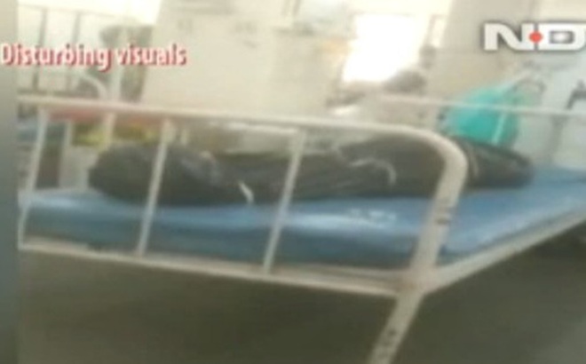 Ấn Độ: Bệnh nhân Covid-19 nằm cạnh người chết trong bệnh viện