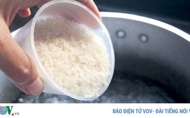 Nhà khoa học chỉ cách nấu cơm “ăn no không lo béo“