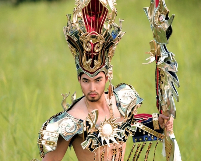 Nam Vương 2019 Quyến Rũ Trong Những Trang Phục Truyền Thống