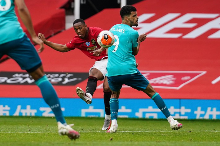 Tái hiện chiến tích của Ronaldo-Tevez, Man United đại thắng 5 sao, thẳng tiến vào top 4 - Ảnh 2.