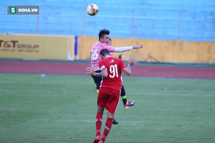 Siêu tiền đạo lại tỏa sáng, Hà Nội thắng dễ Viettel trong ngày Bùi Tiến Dũng hóa tội đồ - Ảnh 4. Siêu tiền đạo lại tỏa sáng, Hà Nội thắng dễ Viettel trong ngày Bùi Tiến Dũng hóa tội đồ - Ảnh 4.