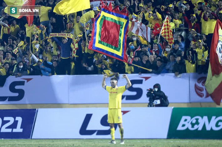 Sau cơn sốt khiến cả FIFA và AFC ngưỡng mộ, bóng đá Việt có thêm hình ảnh đầy ấn tượng - Ảnh 1.
