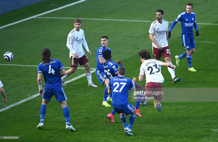 Ngược dòng đánh bại đối thủ sừng sỏ, Arsenal ôm mộng làm nên điều kỳ diệu - Ảnh 1.
