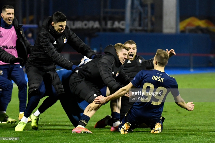 Pogba đưa Man United tiến gần ngôi vương; Mourinho sốc nặng vì bị loại bởi kẻ lần đầu cầm quân - Ảnh 7.