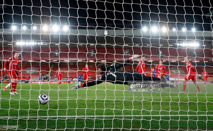 Buộc Liverpool nhận thành tích tệ nhất lịch sử, Chelsea phả hơi nóng vào gáy Man United - Ảnh 3.