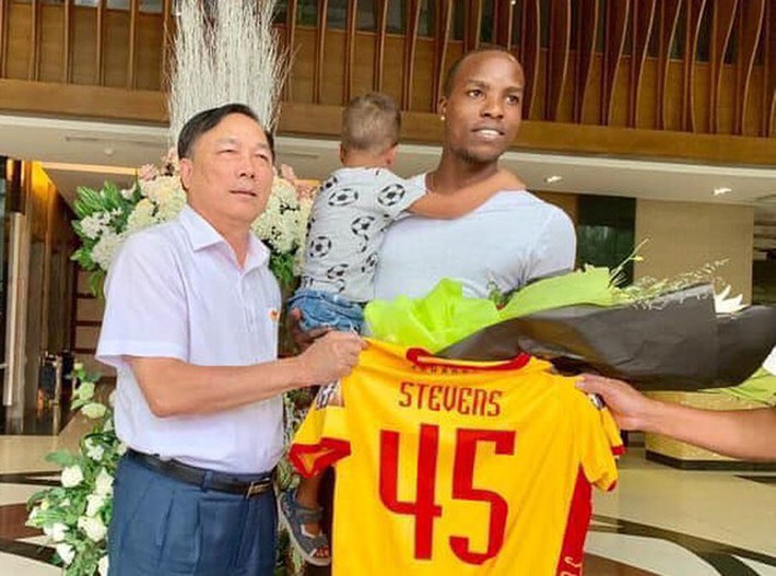 Ngoại binh làm 2 CLB V.League mất tiền tỷ nói điều bất ngờ, tiết lộ món quà từ Xuân Trường - Ảnh 2.