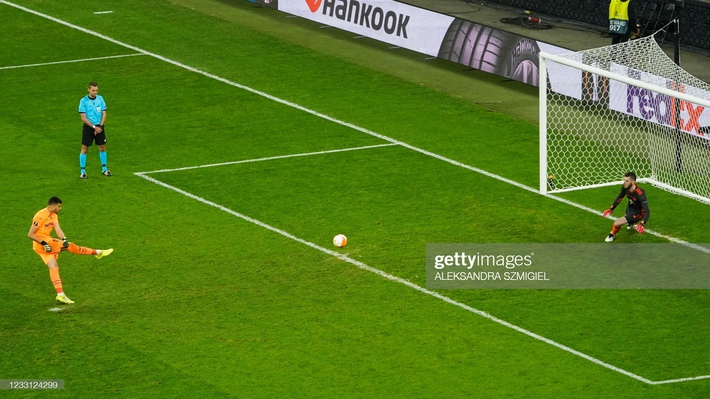 De Gea biến thành tội đồ trong loạt 11m không tưởng, Man United đánh rơi chức vô địch Europa League - Ảnh 6.
