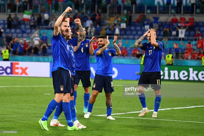 Italia hùng dũng khẳng định tham vọng vô địch; Gareth Bale hóa siêu nhân gồng gánh Xứ Wales - Ảnh 3.