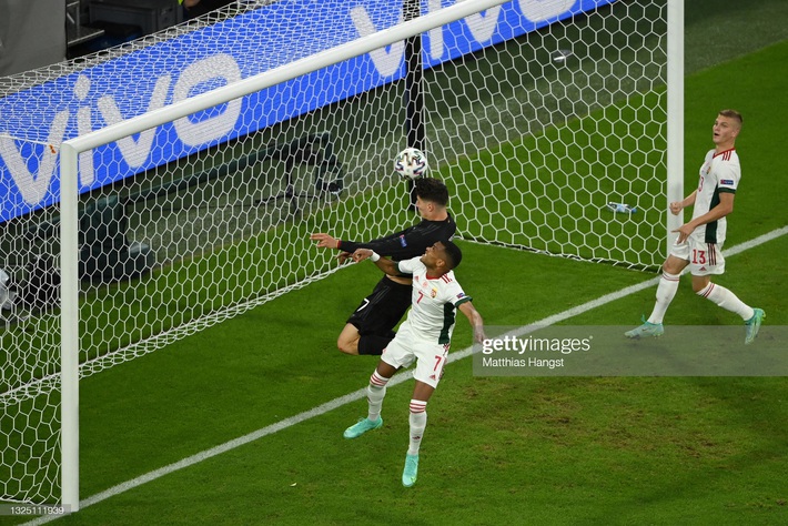 Bảng tử thần kết thúc trong cuộc rượt đuổi nghẹt thở, Ronaldo đi vào lịch sử bóng đá thế giới - Ảnh 7.