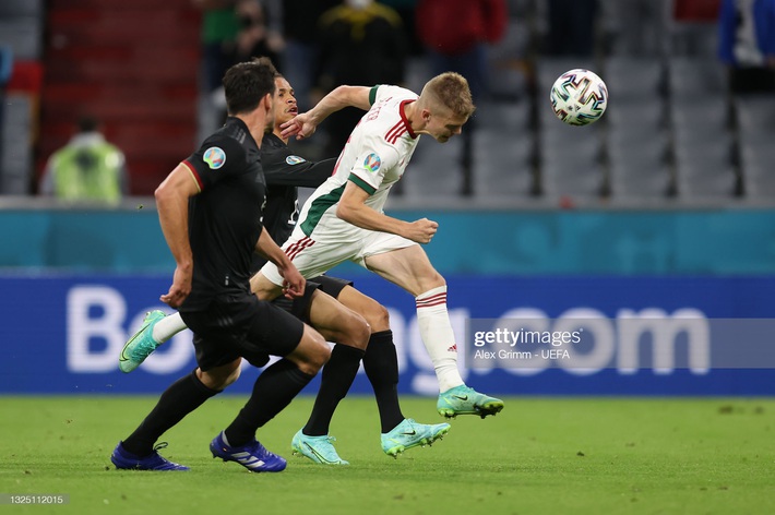Bảng tử thần kết thúc trong cuộc rượt đuổi nghẹt thở, Ronaldo đi vào lịch sử bóng đá thế giới - Ảnh 8.