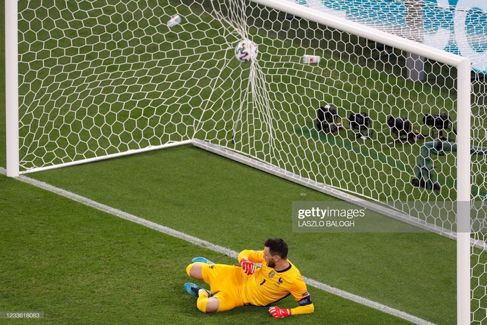Bảng tử thần kết thúc trong cuộc rượt đuổi nghẹt thở, Ronaldo đi vào lịch sử bóng đá thế giới - Ảnh 3.