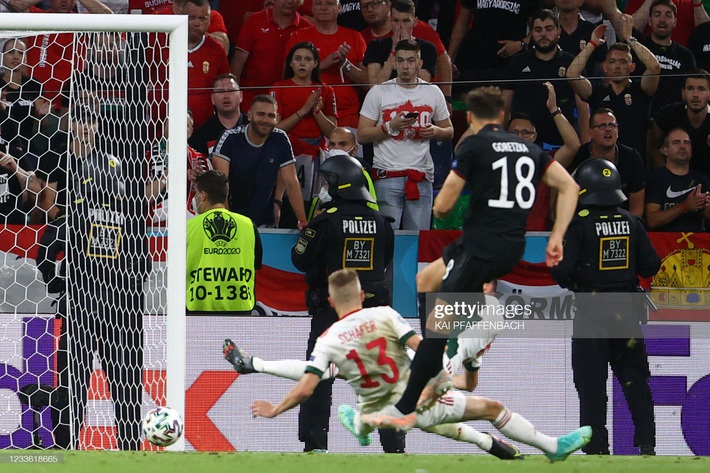 Bảng tử thần kết thúc trong cuộc rượt đuổi nghẹt thở, Ronaldo đi vào lịch sử bóng đá thế giới - Ảnh 9.