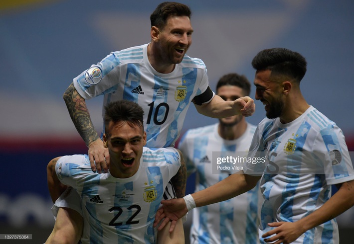 Messi thể hiện bản lĩnh, Argentina lọt vào chung kết Copa America sau loạt 11m cân não - Ảnh 2.
