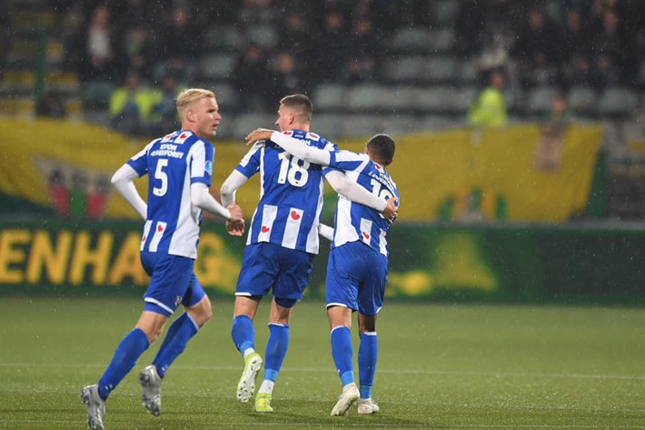 Heerenveen vất vả giành 1 điểm, HLV Park Hang-seo thêm lo lắng về Đoàn Văn Hậu - Ảnh 1.