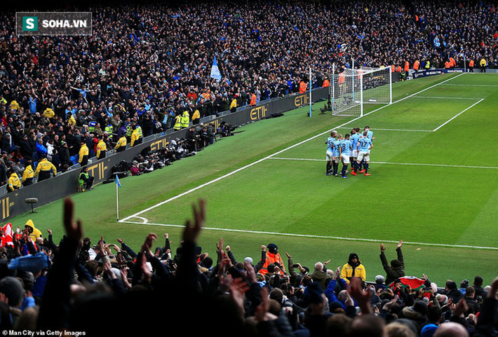 Hạ nhục Chelsea, Man City dìm thầy trò Sarri xuống đáy khốn cùng, trao ghế cho Quỷ đỏ - Ảnh 2. Hạ nhục Chelsea, Man City dìm thầy trò Sarri xuống đáy khốn cùng, trao ghế cho Quỷ đỏ - Ảnh 2.