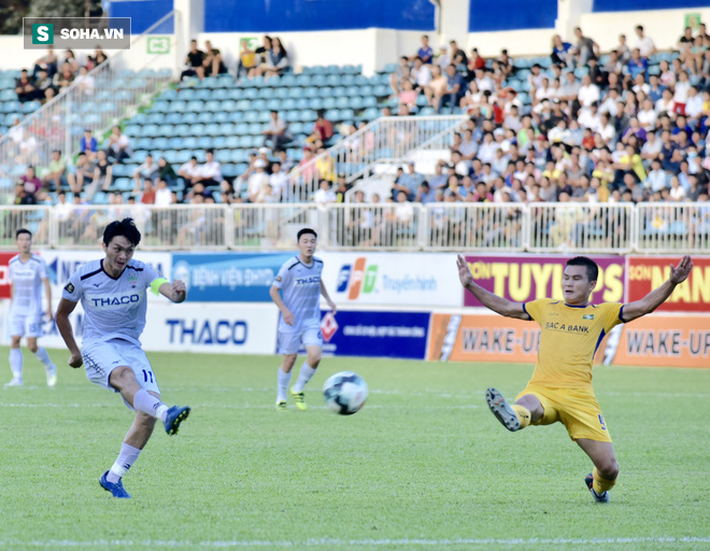 Tuấn Anh ghi dấu mốc lịch sử ở V.League, HAGL hạ SLNA trong trận cầu ngập tràn siêu phẩm - Ảnh 2.