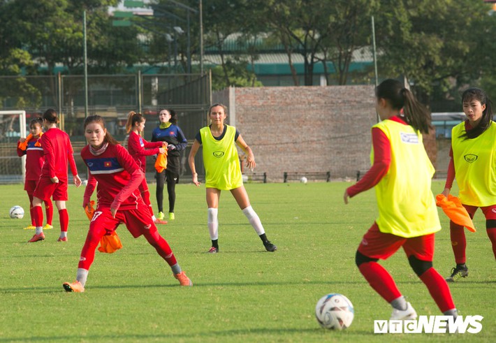 Bộ đôi cầu thủ Việt kiều toả sáng trong buổi tập cùng U19 Việt Nam - Ảnh 9.