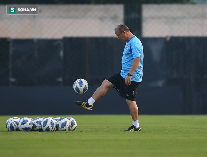 U23 Việt Nam nhận hung tin, nguy cơ mất trụ cột ở hàng thủ khi quyết đấu U23 Triều Tiên - Ảnh 8.