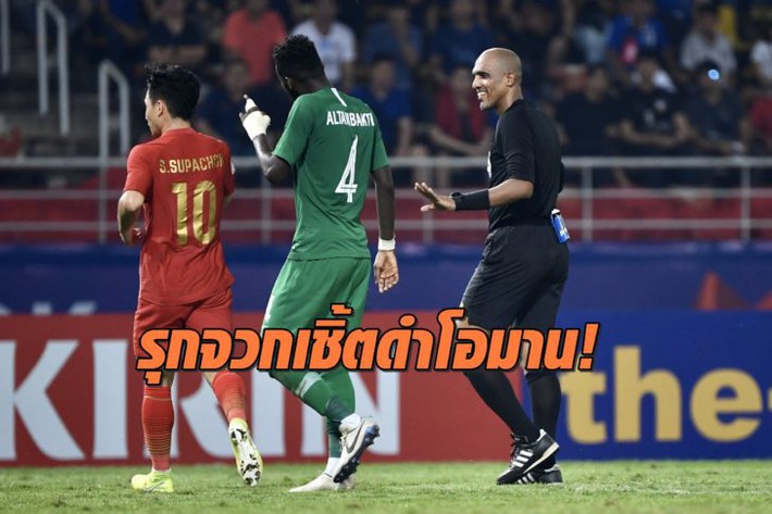 Trọng tài liệu có “sai lầm chết người” khi thổi phạt penalty với U23 Thái Lan? - Ảnh 1.