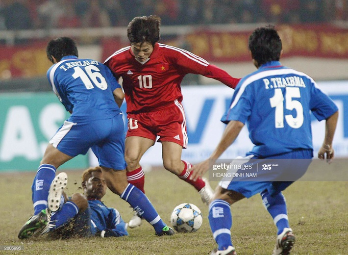 Văn Quyến xuất quỷ nhập thần, Việt Nam hạ đội hạng tư World Cup nhờ một đội hình kỳ lạ - Ảnh 1.