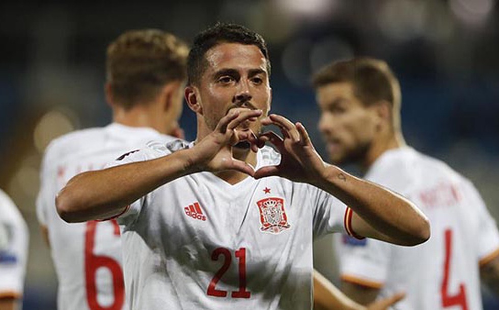 Fornals ăn mừng bàn thắng đầu tiên trong sự nghiệp cho La Roja