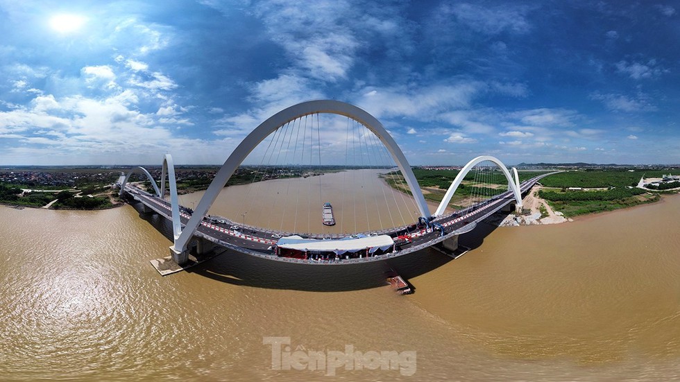 Độc lạ cầu vòm thép cao nhất Việt Nam vừa khánh thành - Ảnh 6.