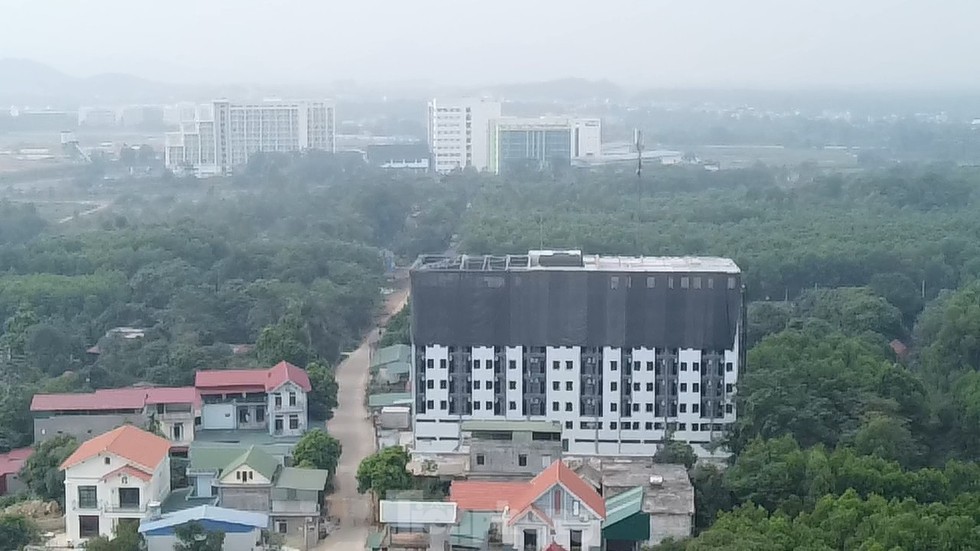 Thủ phủ chung cư mini sai phép ngoại thành Hà Nội bất ngờ trùm mền - Ảnh 2.