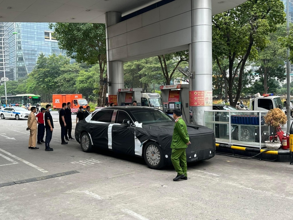 Cận cảnh Hồng Kỳ N701 - xe limousine chở ông Tập Cận Bình thăm Việt Nam - Ảnh 9.