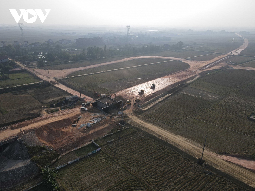 Hiện trạng cây cầu cụt trăm tỷ nối Hà Nội - Bắc Giang sắp được hồi sinh - Ảnh 6.