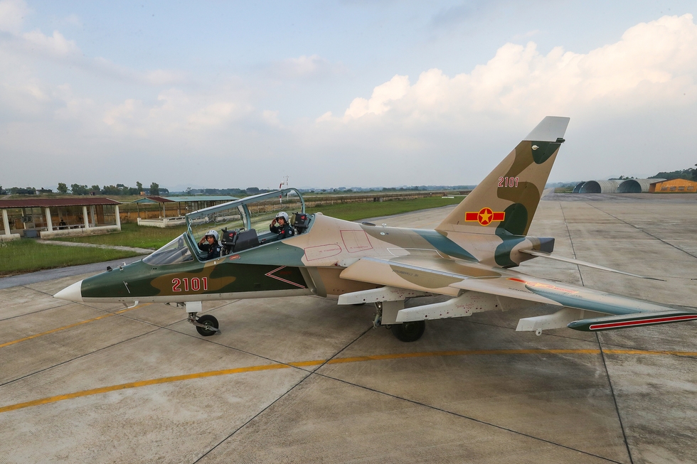 Ngắm chim sắt hiện đại hàng đầu thế giới của Không quân Việt Nam bay lượn trên bầu trời - Ảnh 11.