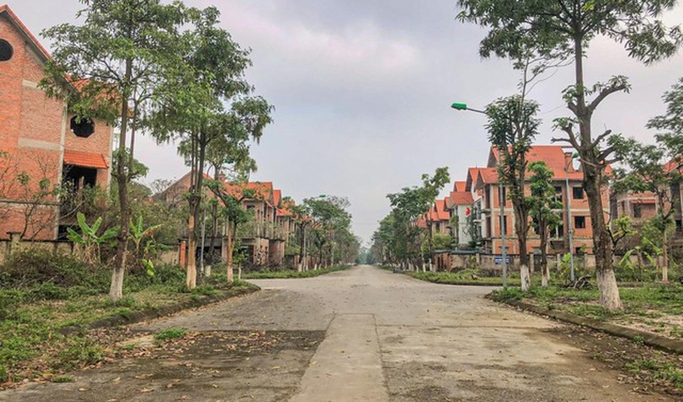  [Photo Essay] Sắp lên thành phố phía Bắc Hà Nội, khu vực Làng biệt thự Mê Linh hiện nay ra sao?  - Ảnh 2.