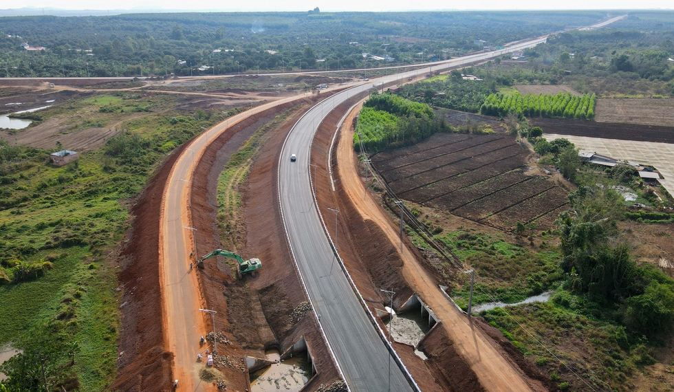 Toàn cảnh cao tốc dài 99 km giúp đi từ TP.HCM đến Phan Thiết trong 2 giờ - Ảnh 9.