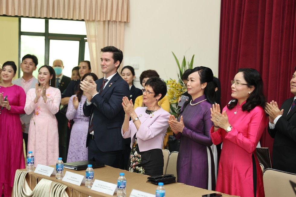 Phu nhân Chủ tịch nước Võ Văn Thưởng cùng Phu nhân Toàn quyền Australia thăm HV Âm nhạc Quốc gia - Ảnh 3.