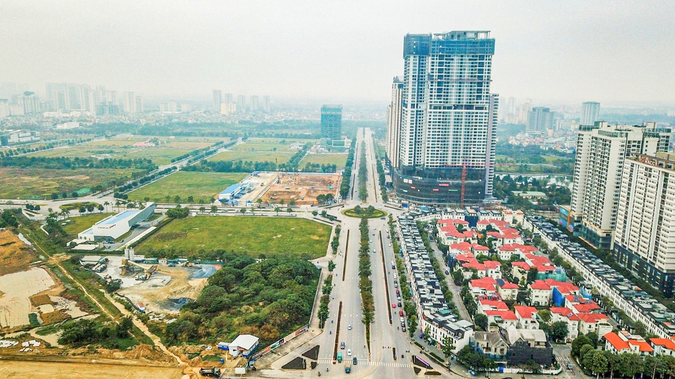 [Photo Essay] Bất động sản dọc trục Tây Thăng Long: Đoạn đầu giá 500 triệu/m2, sau 10km giá giảm 10 lần - Ảnh 1.