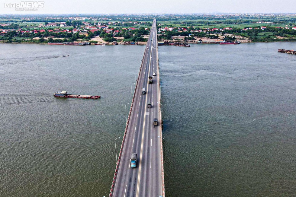 Chiêm ngưỡng cây cầu vượt sông dài nhất Việt Nam từ trên cao - Ảnh 6.