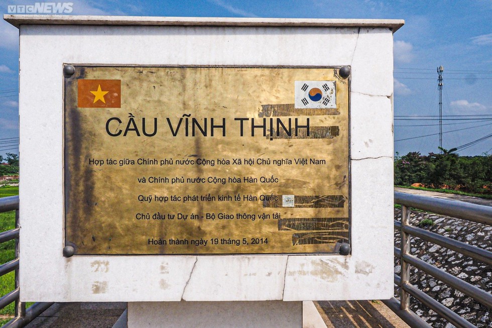Chiêm ngưỡng cây cầu vượt sông dài nhất Việt Nam từ trên cao - Ảnh 4.