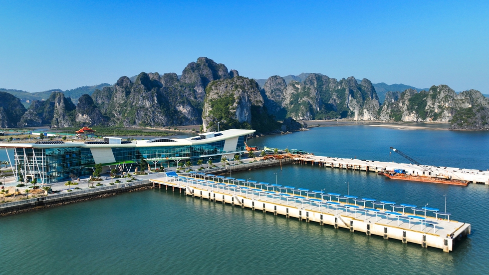 ‏Huyện đảo duy nhất có cả sân bay, cảng biển và đường cao tốc ở Việt Nam - Ảnh 5.