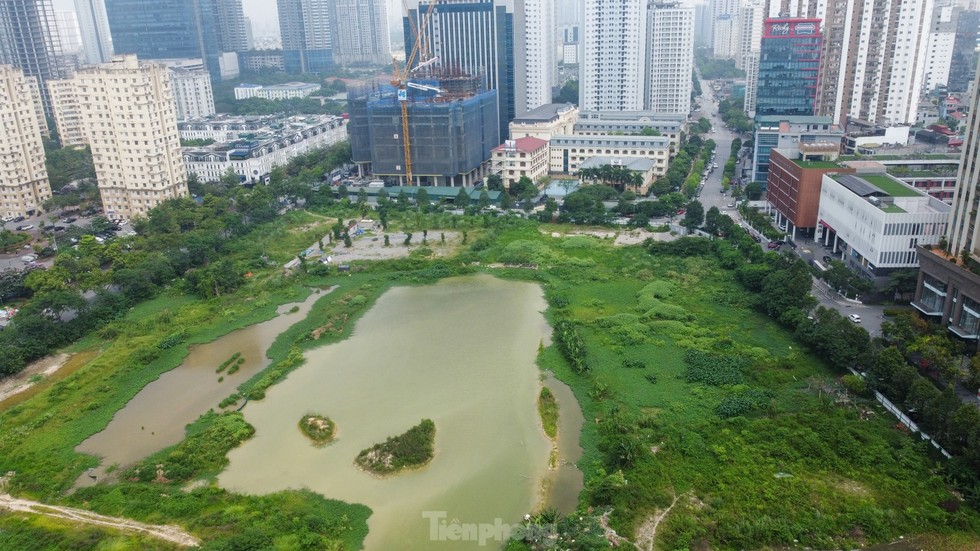 Toàn cảnh công viên hồ điều hoà nghìn tỷ ở Thủ đô bỏ hoang sau nhiều năm được khởi công - Ảnh 5.