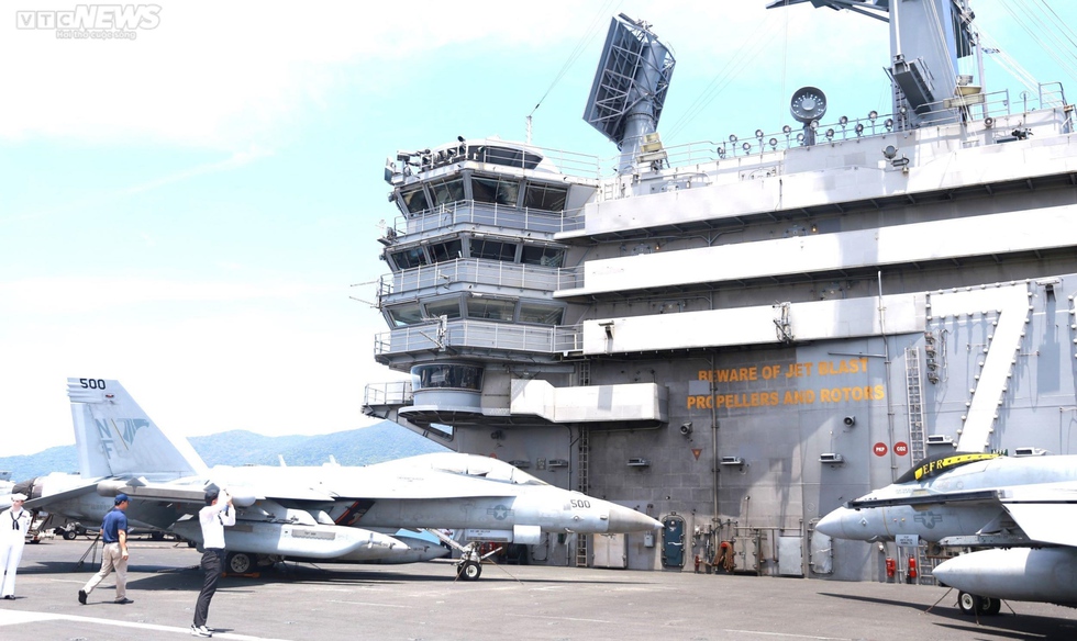 Ngắm dàn máy bay chiến đấu trên tàu USS Ronald Reagan - CVN 76 của Hải quân Mỹ - Ảnh 3.