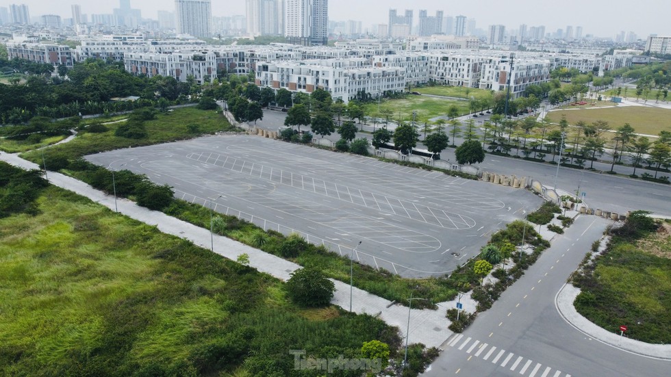 Toàn cảnh công viên Chu Văn An sau 7 năm quy hoạch vẫn ngổn ngang - Ảnh 9.