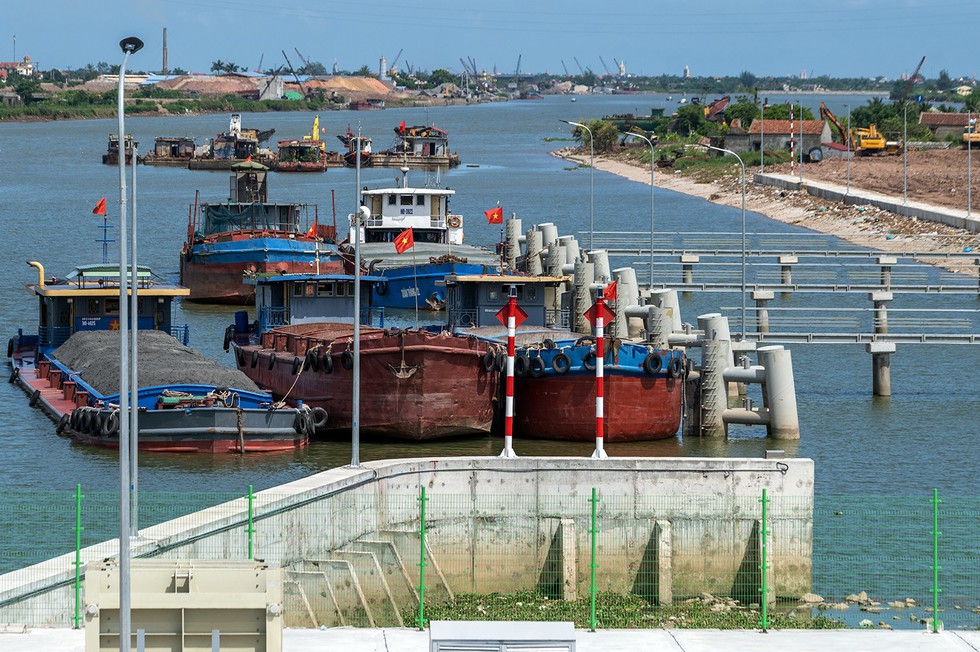 Mục sở thị kênh nối sông Đáy - Ninh Cơ 2.300 tỷ đồng vừa vận hành - Ảnh 6.