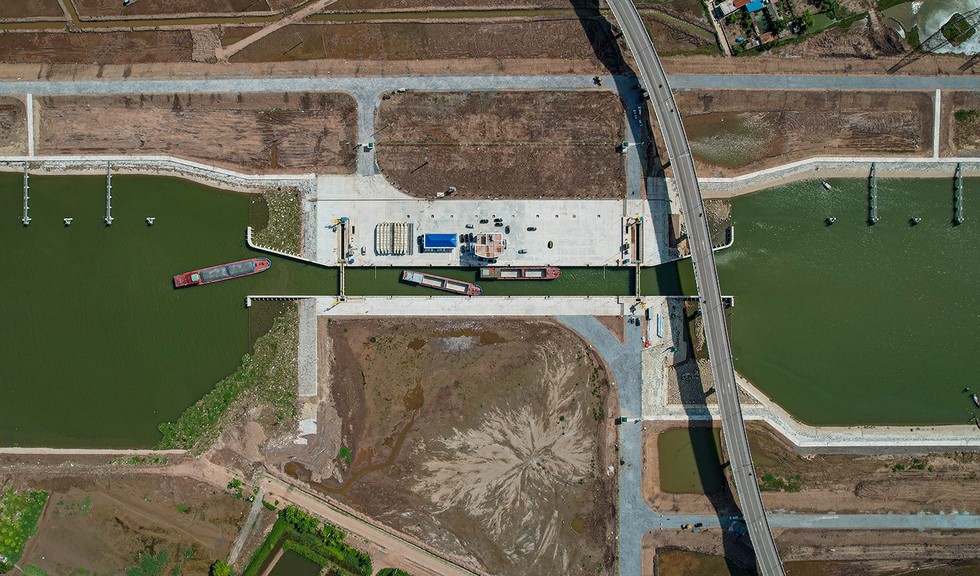 Mục sở thị kênh nối sông Đáy - Ninh Cơ 2.300 tỷ đồng vừa vận hành - Ảnh 5.