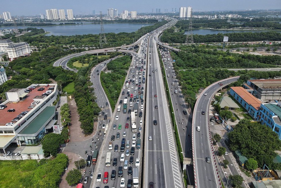 Hạ tầng giao thông Hà Nội phát triển ra sao sau 15 năm mở rộng địa giới hành chính? - Ảnh 15.