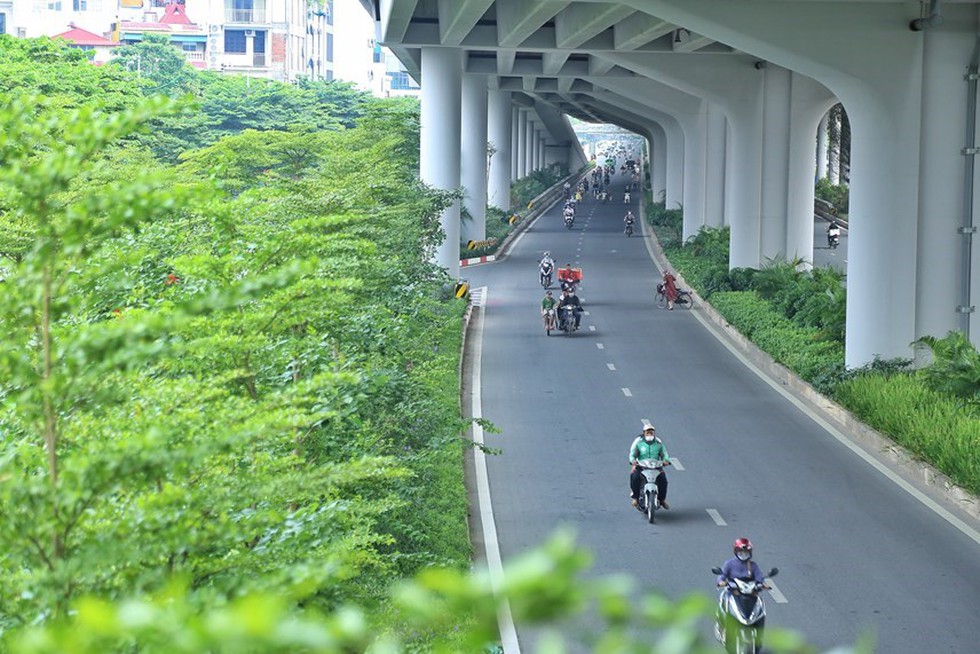 Hạ tầng giao thông Hà Nội phát triển ra sao sau 15 năm mở rộng địa giới hành chính? - Ảnh 14.