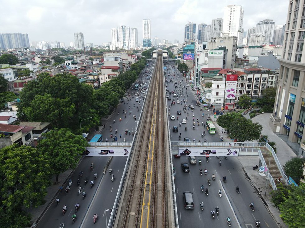 Hạ tầng giao thông Hà Nội phát triển ra sao sau 15 năm mở rộng địa giới hành chính? - Ảnh 7.