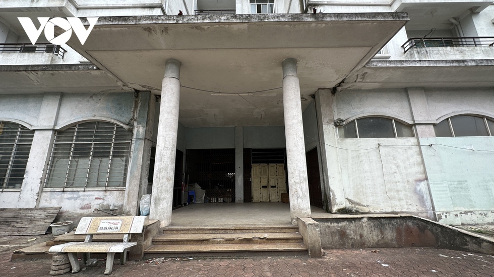 Cận cảnh nhà tái định cư trong Khu đô thị Sài Đồng bỏ không lãng phí - Ảnh 9.
