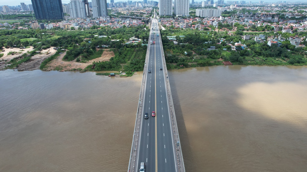 Hà Nội: Chiêm ngưỡng cầu Thăng Long bắc qua sông Hồng sau gần 40 năm hoạt động - Ảnh 8.